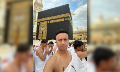 Bollywood influencer Faizan Ansari Performs Umrah at Saudi Arabia